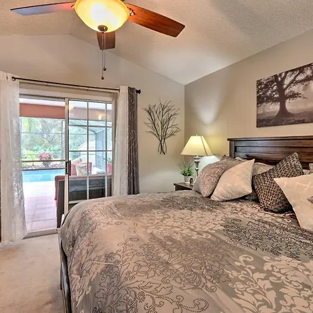 Centrally Located Deltona Home With Pool And Yard